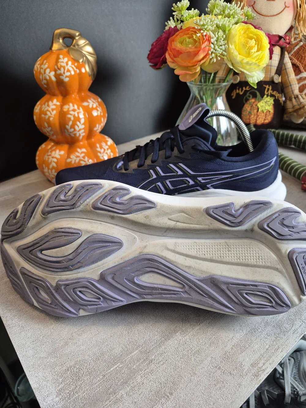 ASICS Navy and White Women’s GT-2000 14 Running Shoes. Size 10